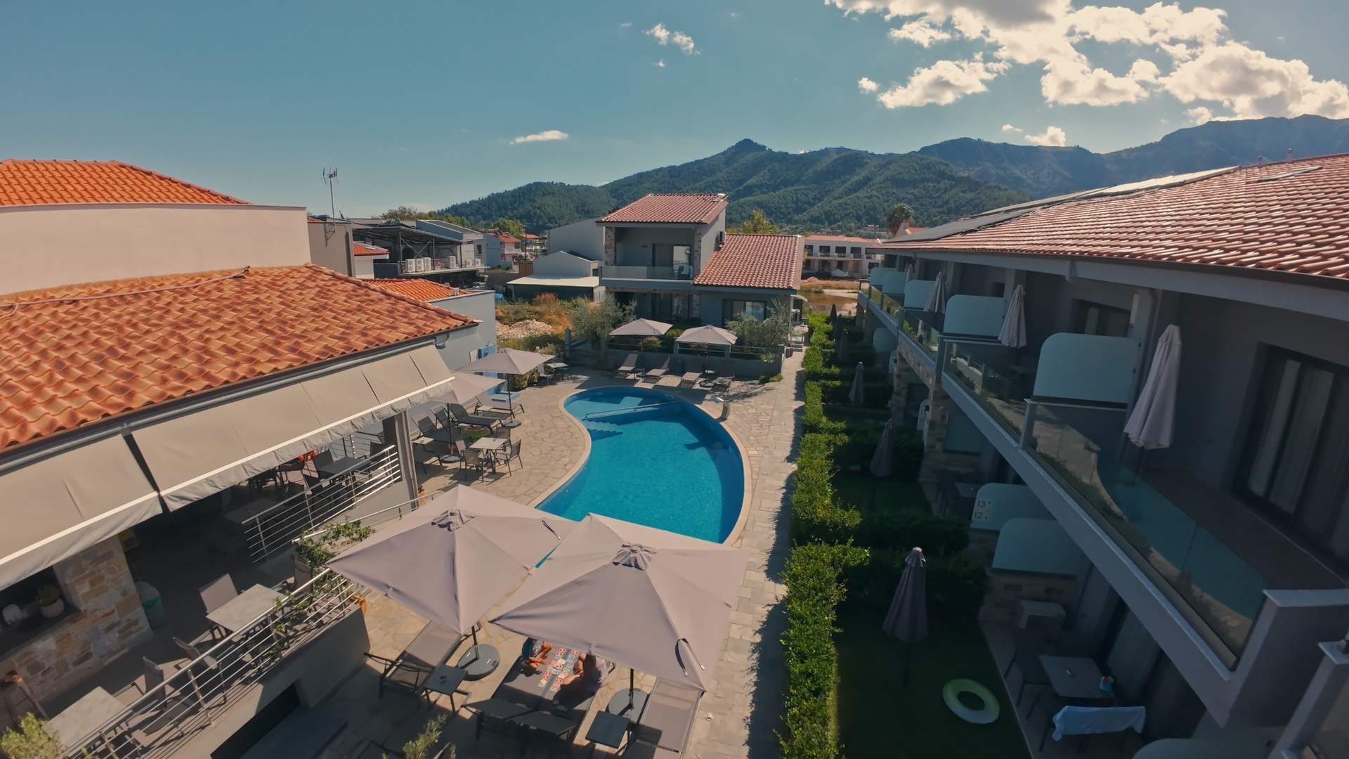 Theros Luxury Rooms